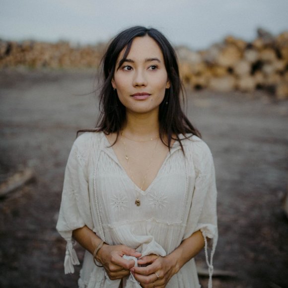 Meet your Posher, Julie - Picture 1 of 2